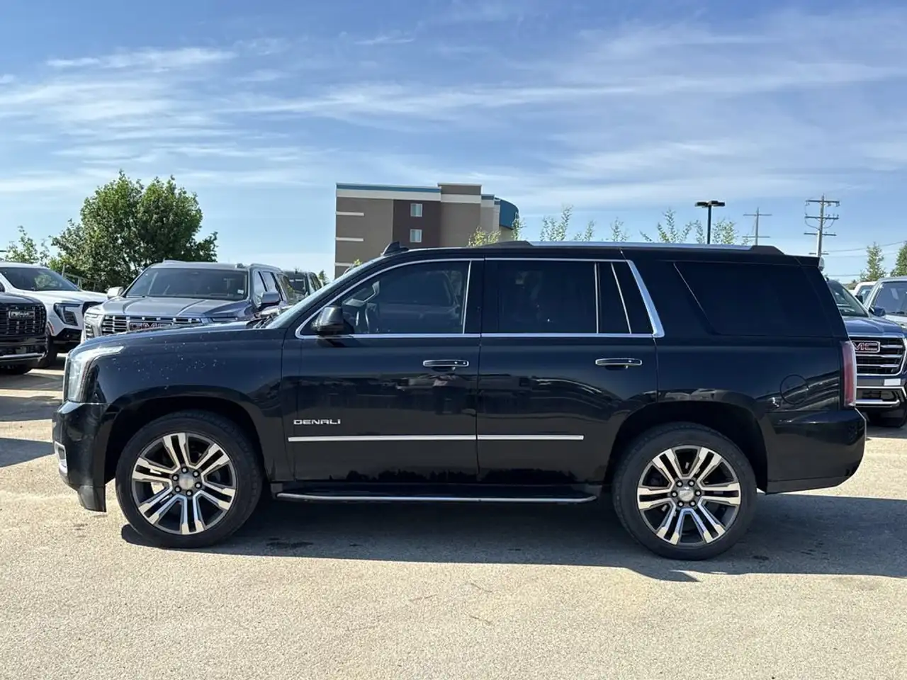 GMC Yukon снимка GMC Yukon