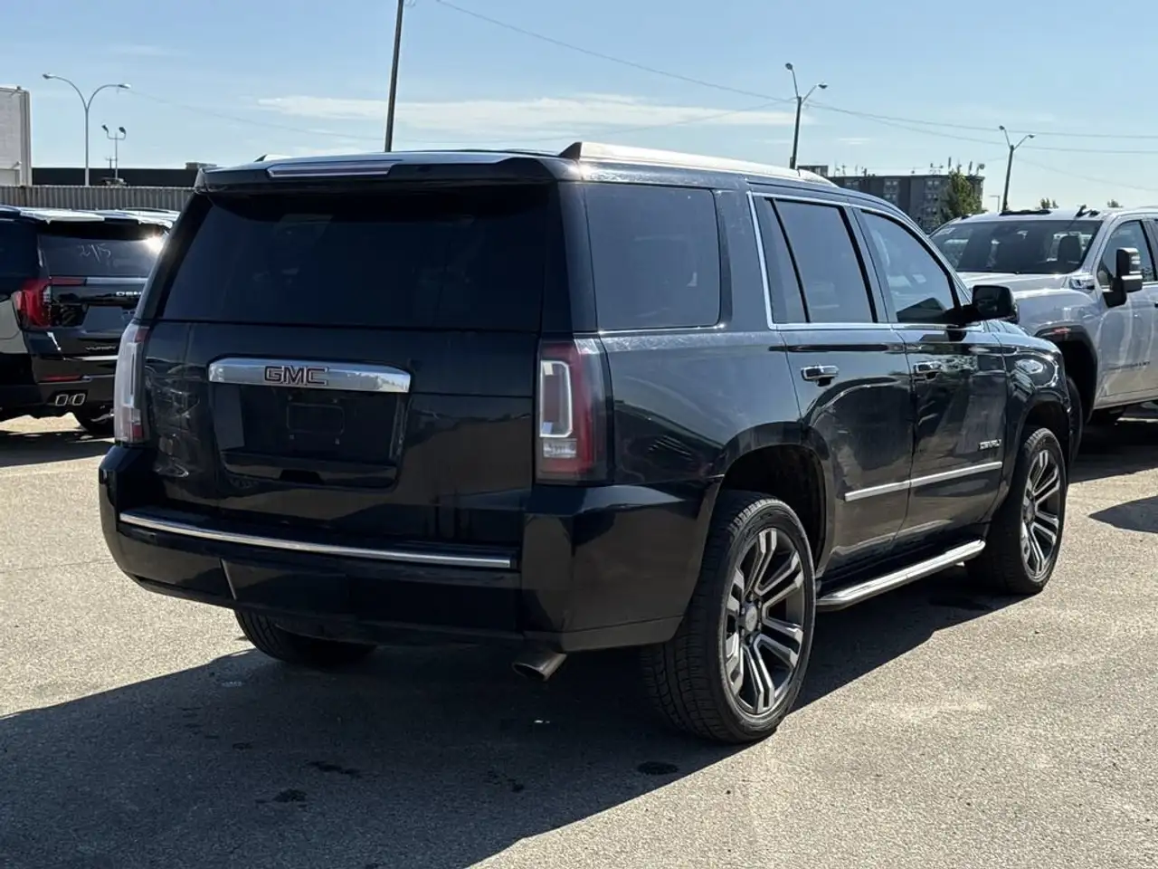 GMC Yukon снимка GMC Yukon