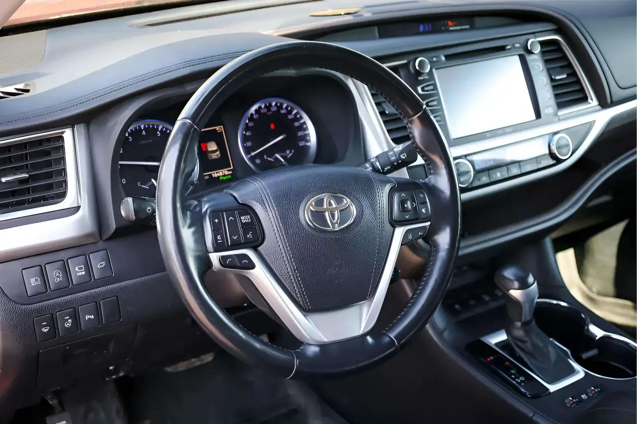 Toyota Highlander photo Toyota Highlander