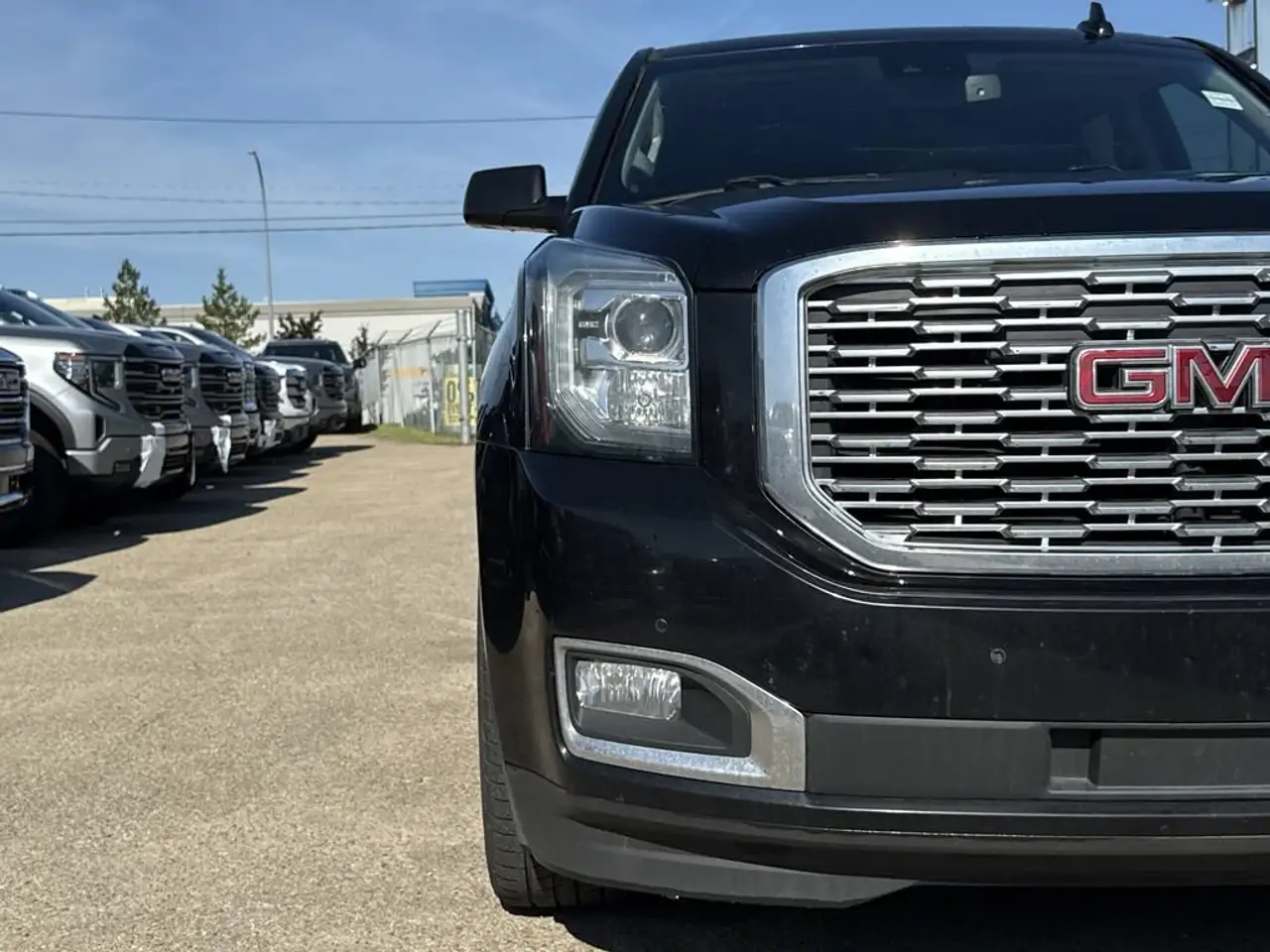 GMC Yukon снимка GMC Yukon