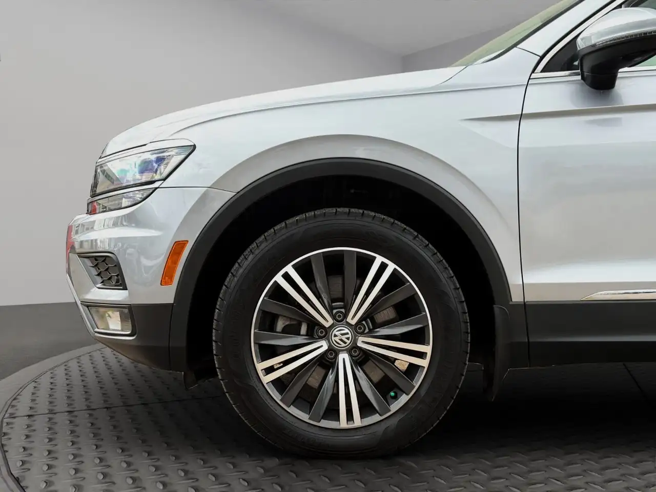Volkswagen Tiguan снимка Volkswagen Tiguan