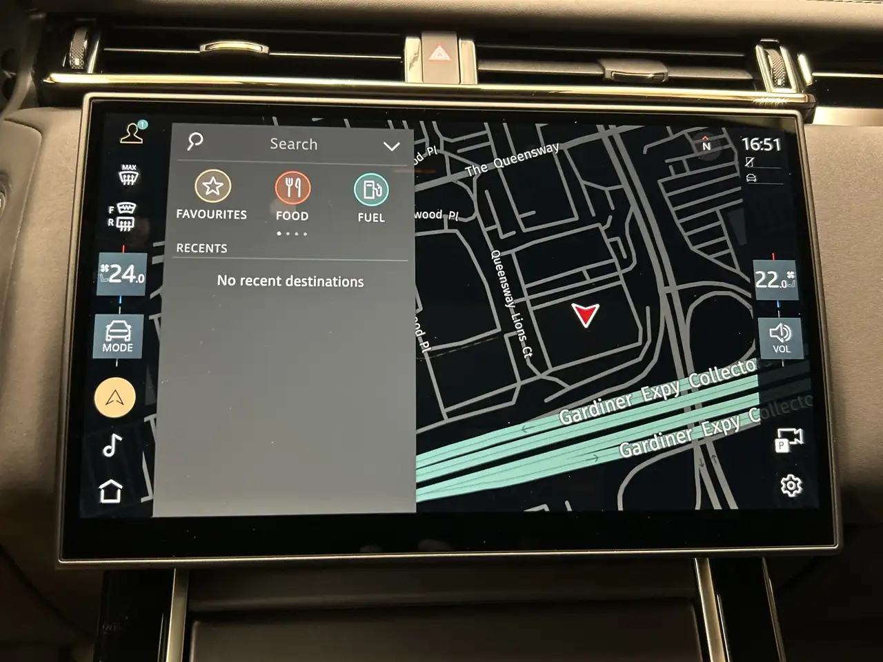 Land Rover Range Rover Velar photo Land Rover Range Rover Velar