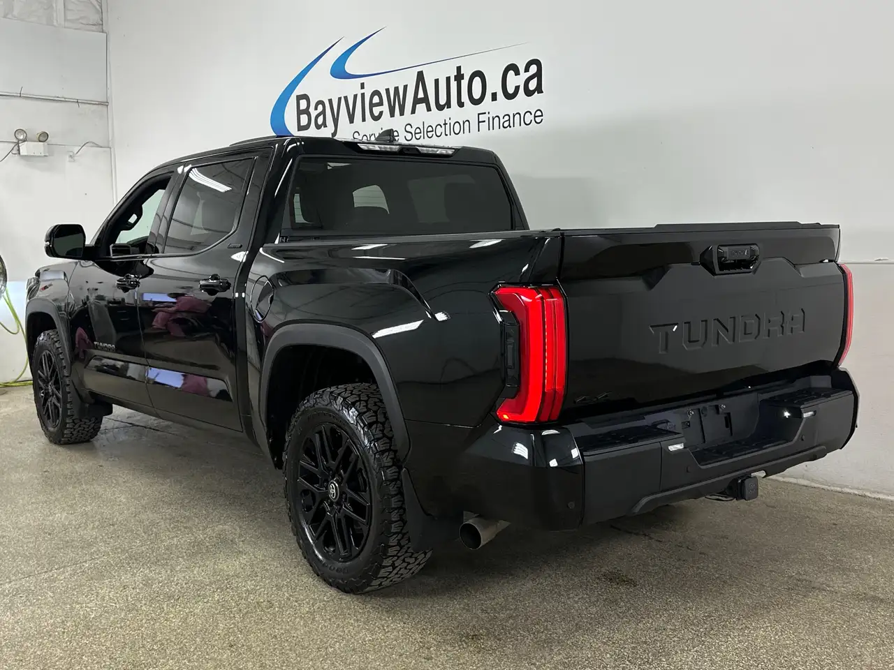 Toyota Tundra снимка Toyota Tundra