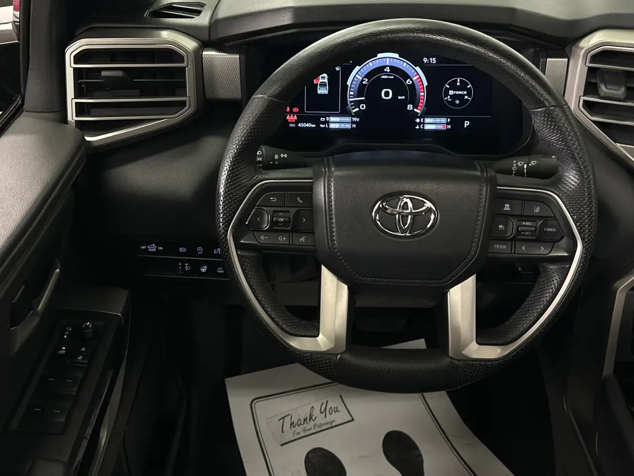 Toyota Tundra снимка Toyota Tundra