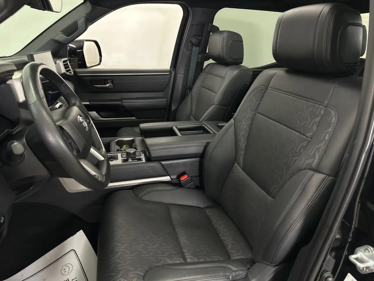 Toyota Tundra снимка Toyota Tundra