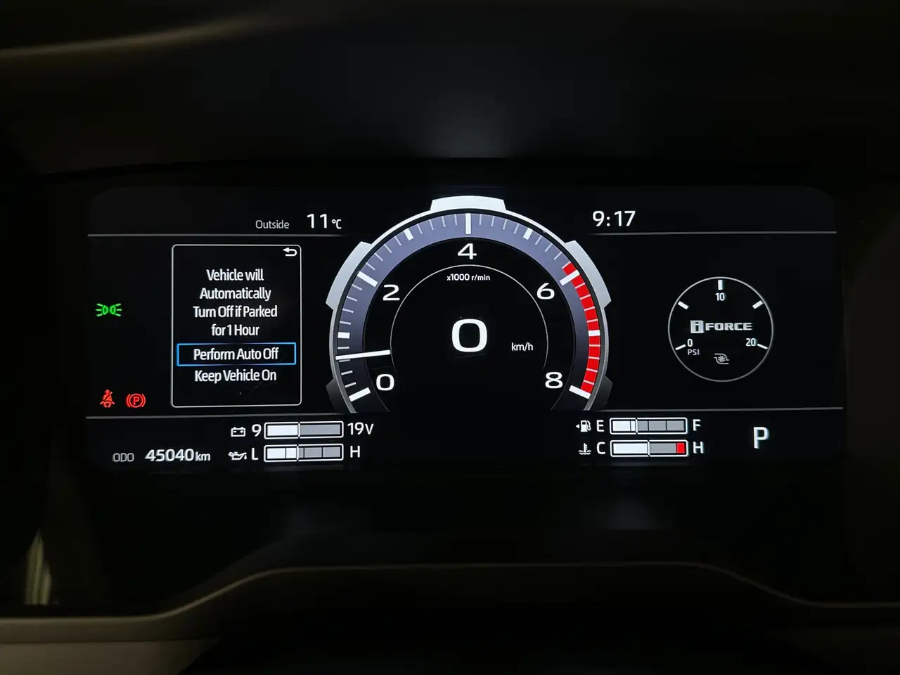 Toyota Tundra снимка Toyota Tundra