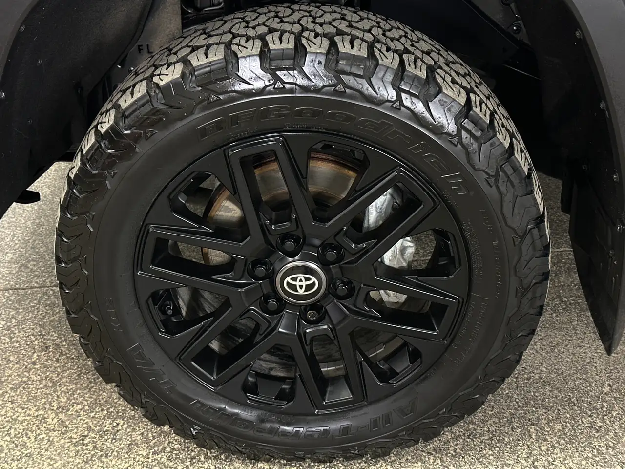 Toyota Tundra снимка Toyota Tundra