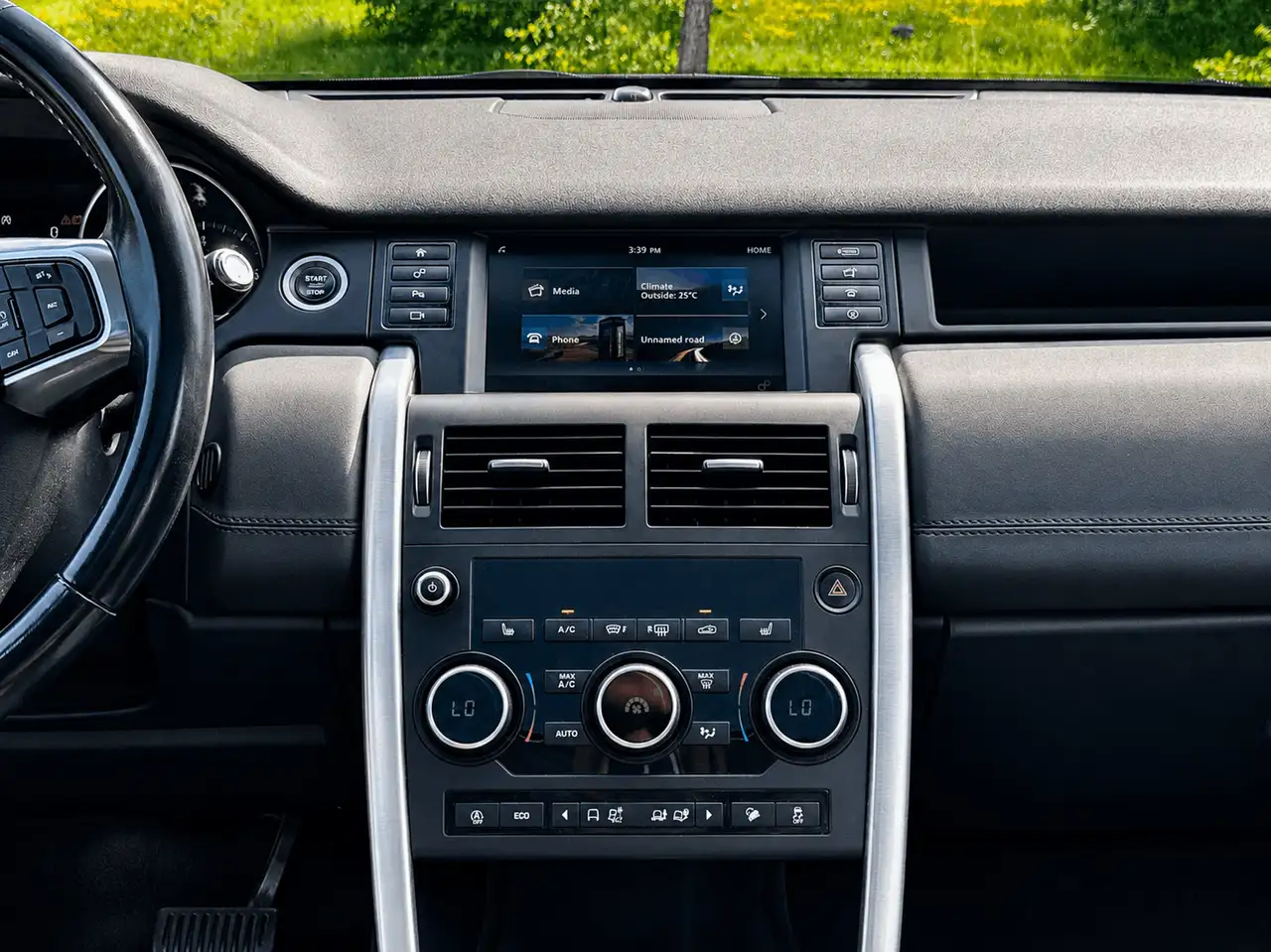 Land Rover Discovery Sport снимка Land Rover Discovery Sport