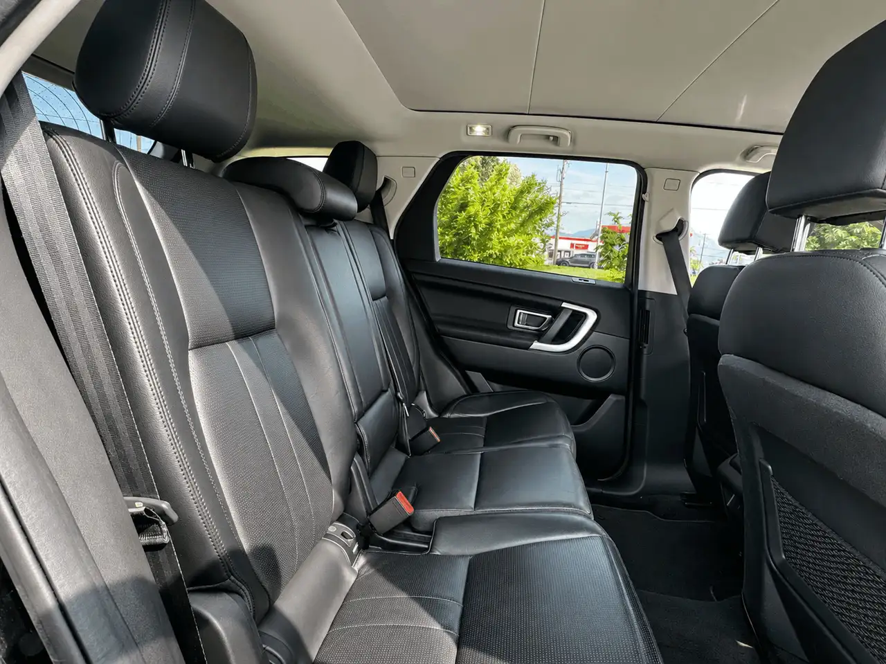 Land Rover Discovery Sport снимка Land Rover Discovery Sport