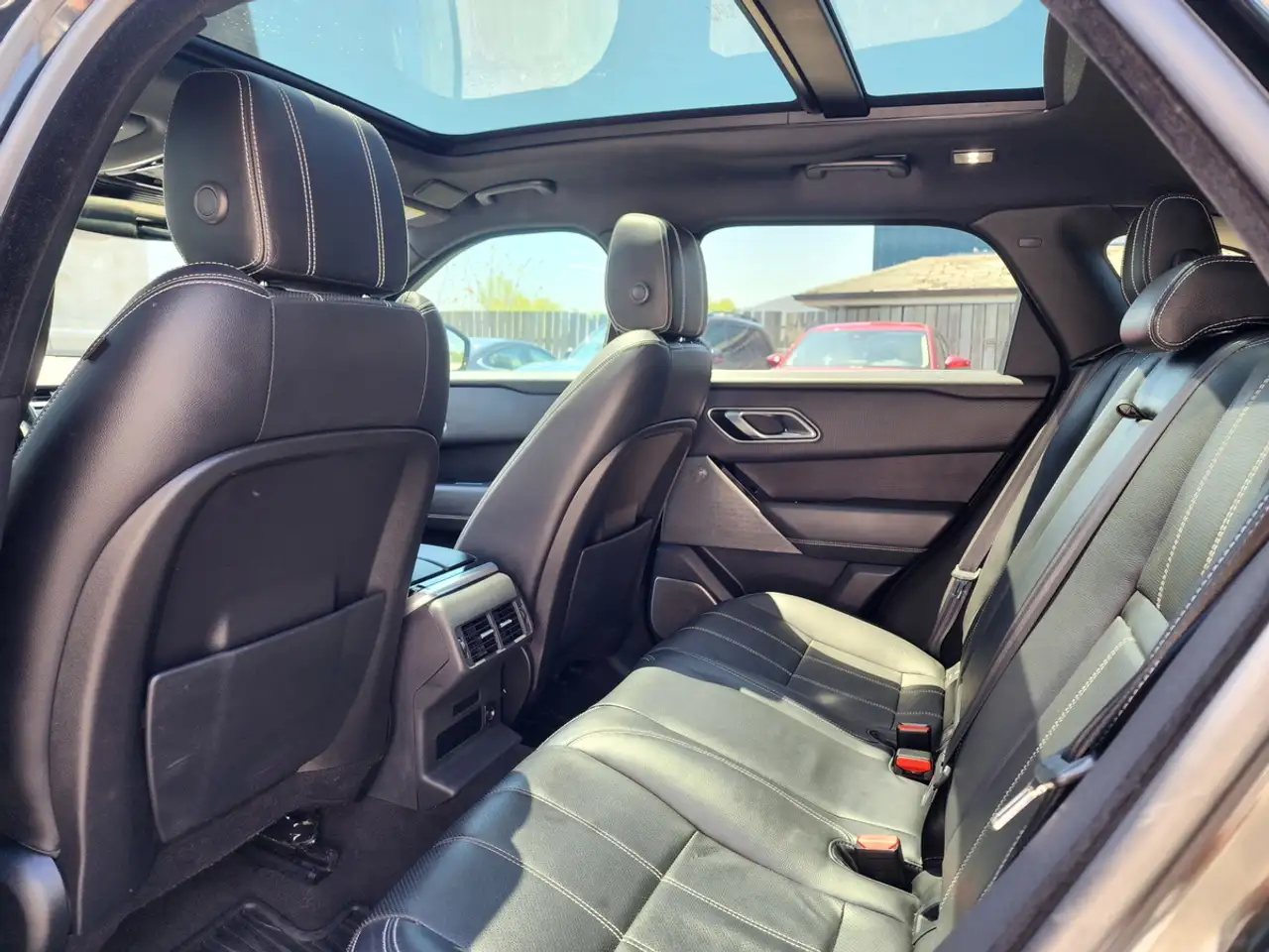 Land Rover Range Rover Velar снимка Land Rover Range Rover Velar