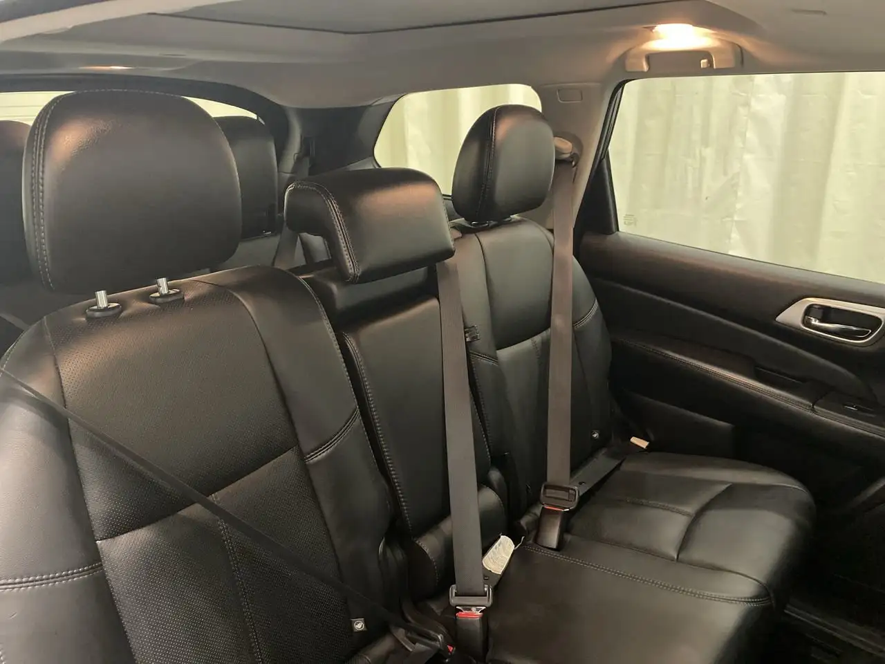 Nissan Pathfinder снимка Nissan Pathfinder