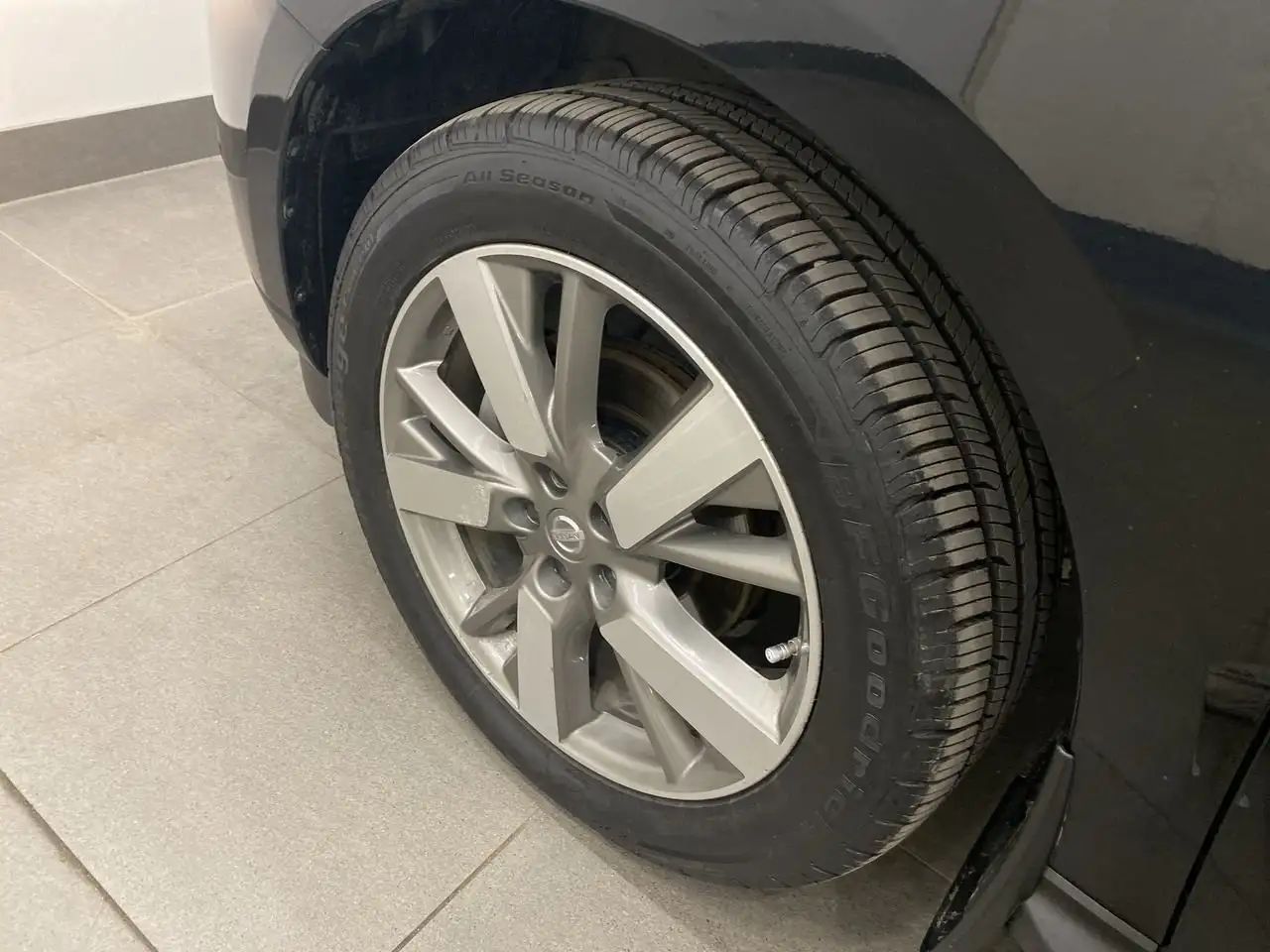 Nissan Pathfinder снимка Nissan Pathfinder