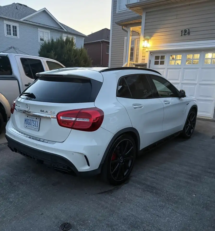 des-Benz GLA снимка des-Benz GLA