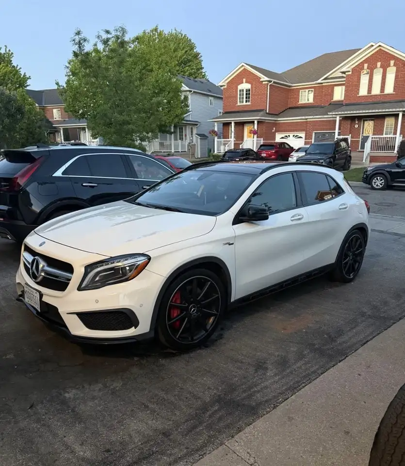 des-Benz GLA снимка des-Benz GLA