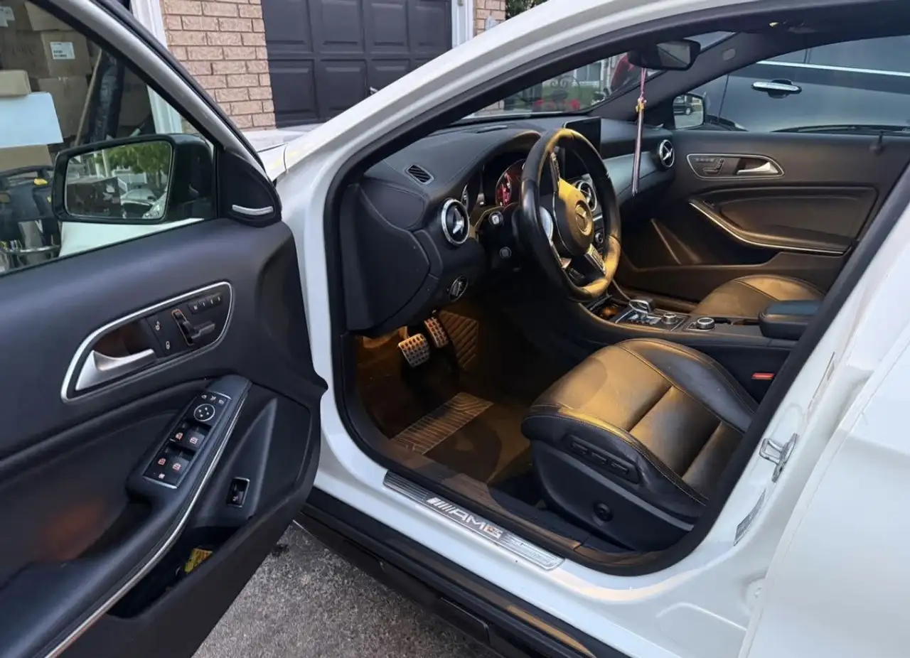 des-Benz GLA снимка des-Benz GLA