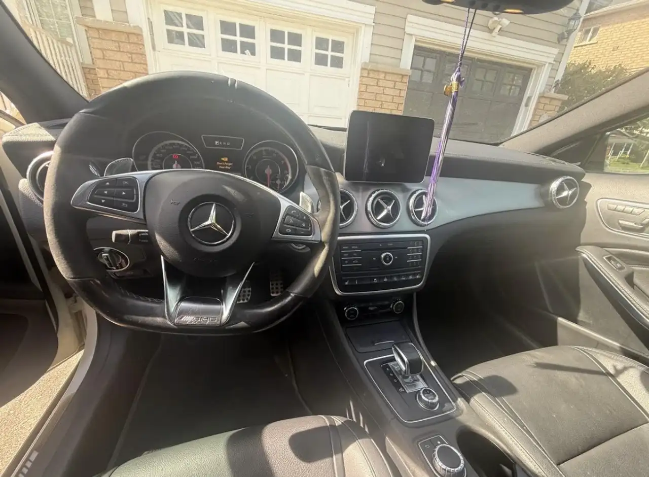 des-Benz GLA снимка des-Benz GLA