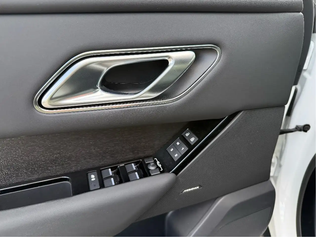 Land Rover Range Rover Velar снимка Land Rover Range Rover Velar
