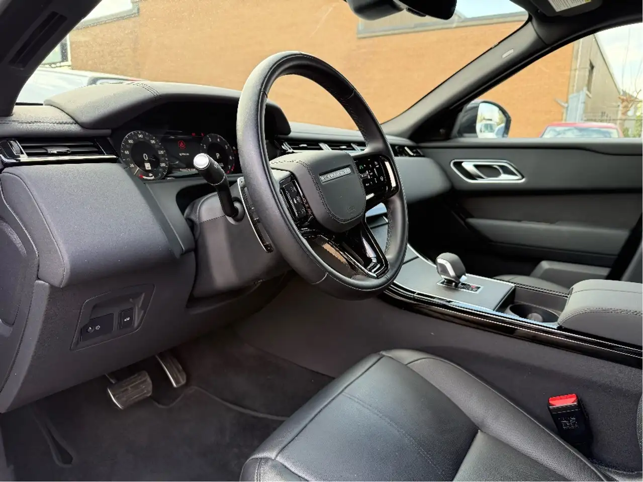 Land Rover Range Rover Velar снимка Land Rover Range Rover Velar