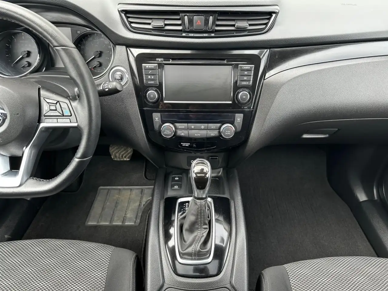Nissan Qashqai снимка Nissan Qashqai