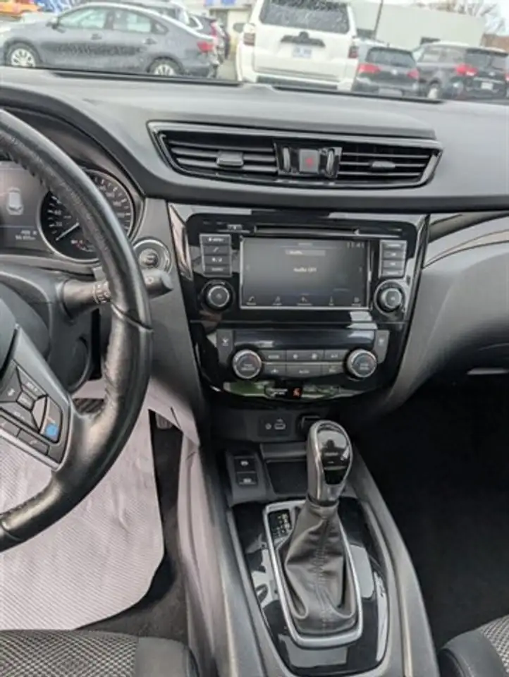 Nissan Qashqai снимка Nissan Qashqai