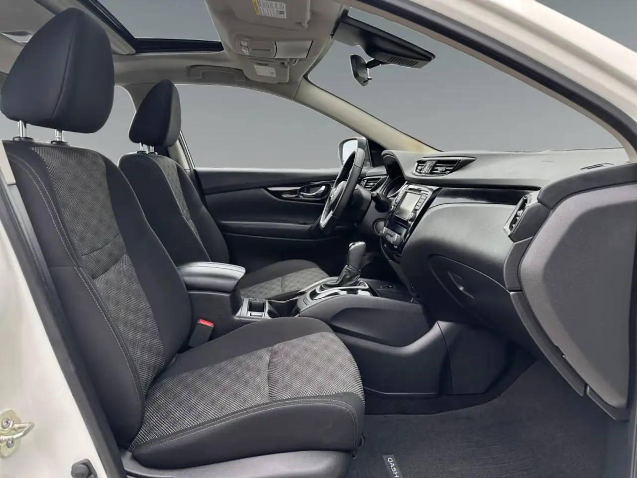 Nissan Qashqai снимка Nissan Qashqai
