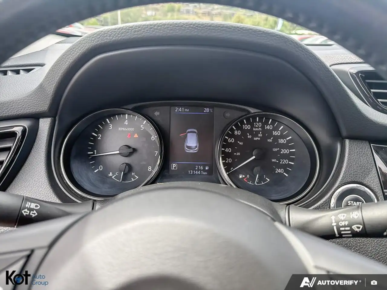 Nissan Qashqai снимка Nissan Qashqai