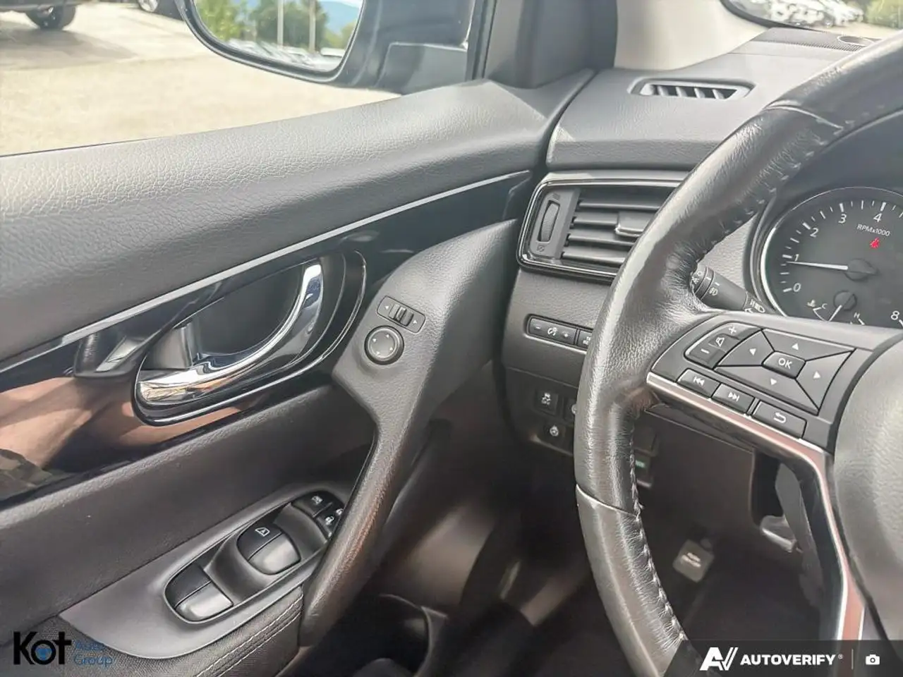 Nissan Qashqai снимка Nissan Qashqai