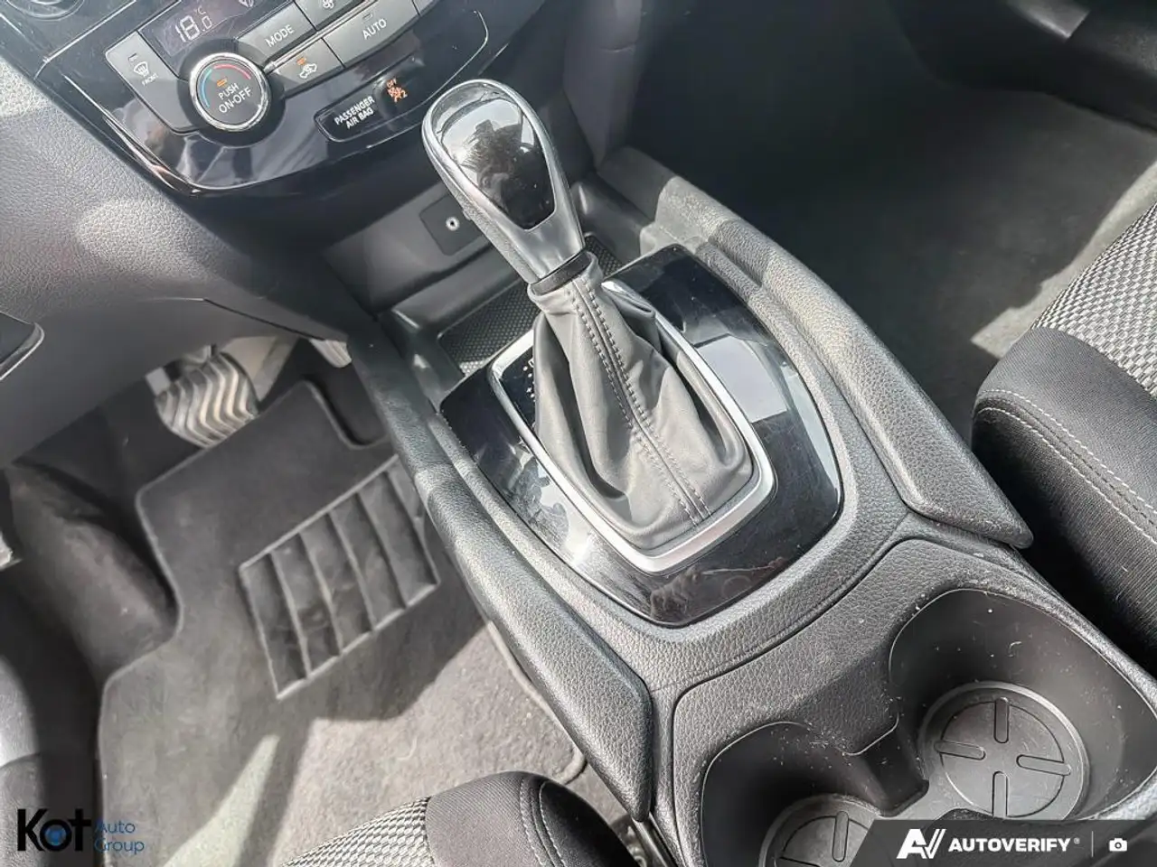 Nissan Qashqai снимка Nissan Qashqai