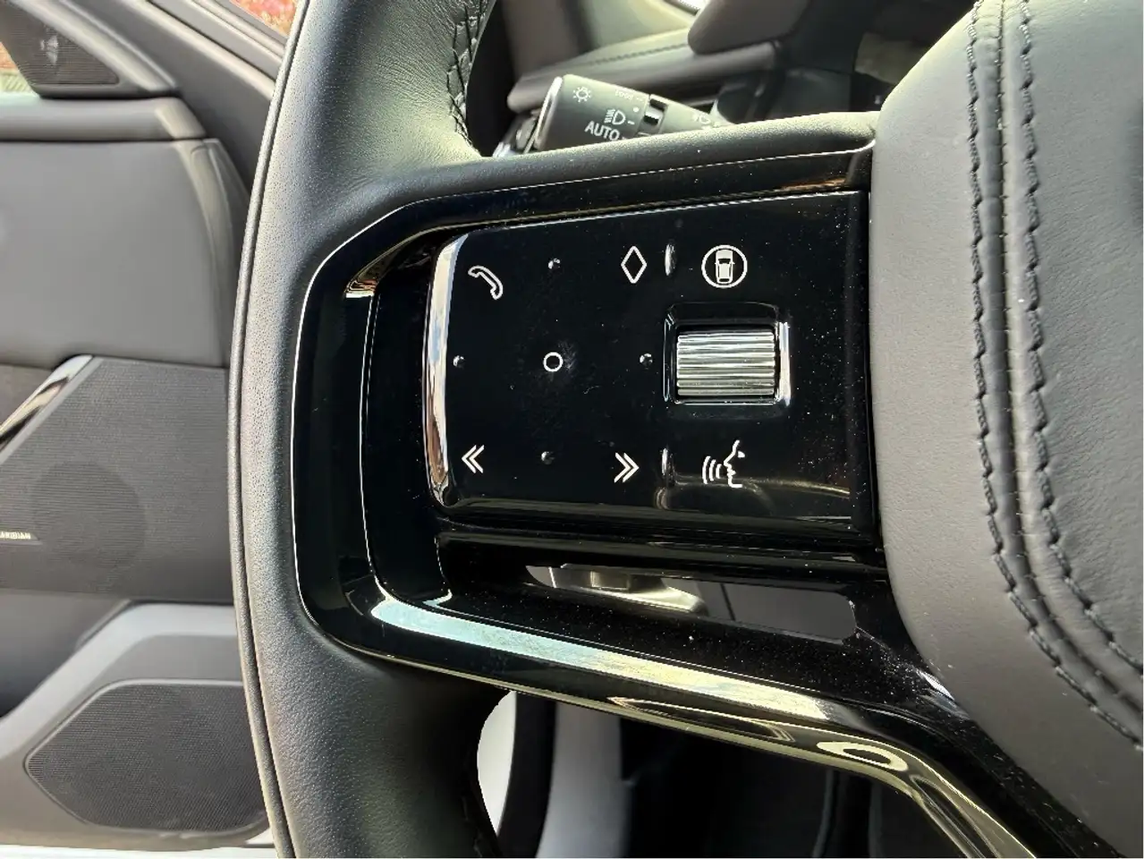 Land Rover Range Rover Velar снимка Land Rover Range Rover Velar