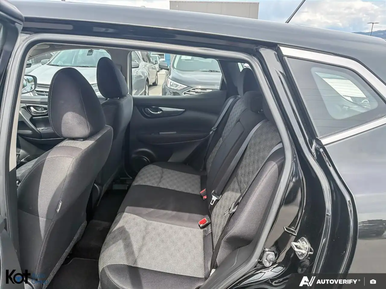 Nissan Qashqai снимка Nissan Qashqai