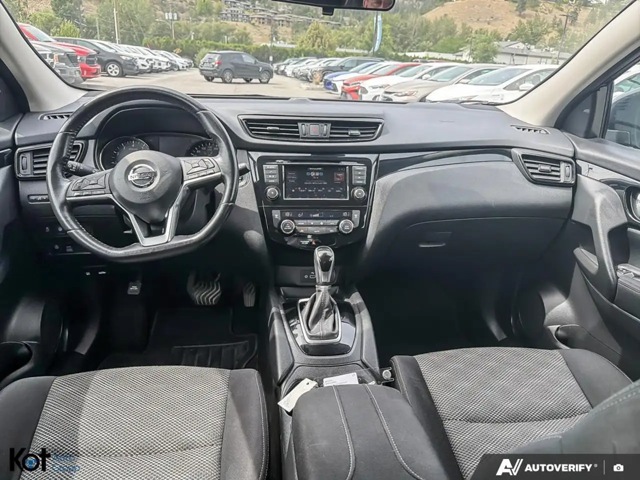Nissan Qashqai снимка Nissan Qashqai