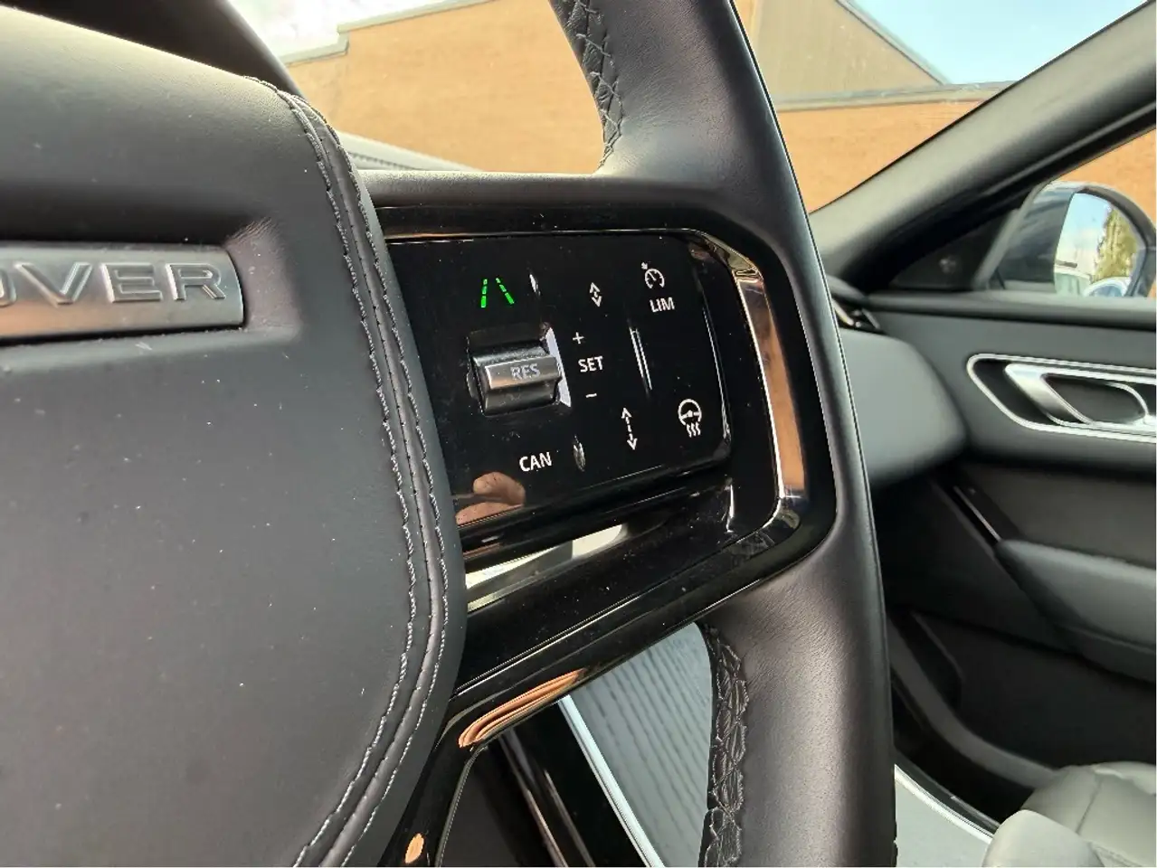 Land Rover Range Rover Velar снимка Land Rover Range Rover Velar