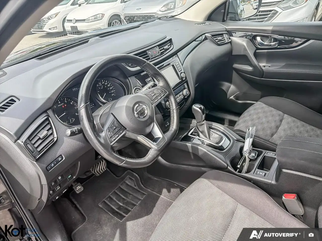 Nissan Qashqai снимка Nissan Qashqai