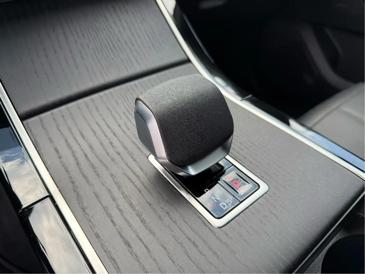 Land Rover Range Rover Velar снимка Land Rover Range Rover Velar