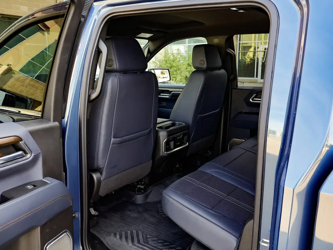 Chevrolet Silverado 1500 снимка Chevrolet Silverado 1500