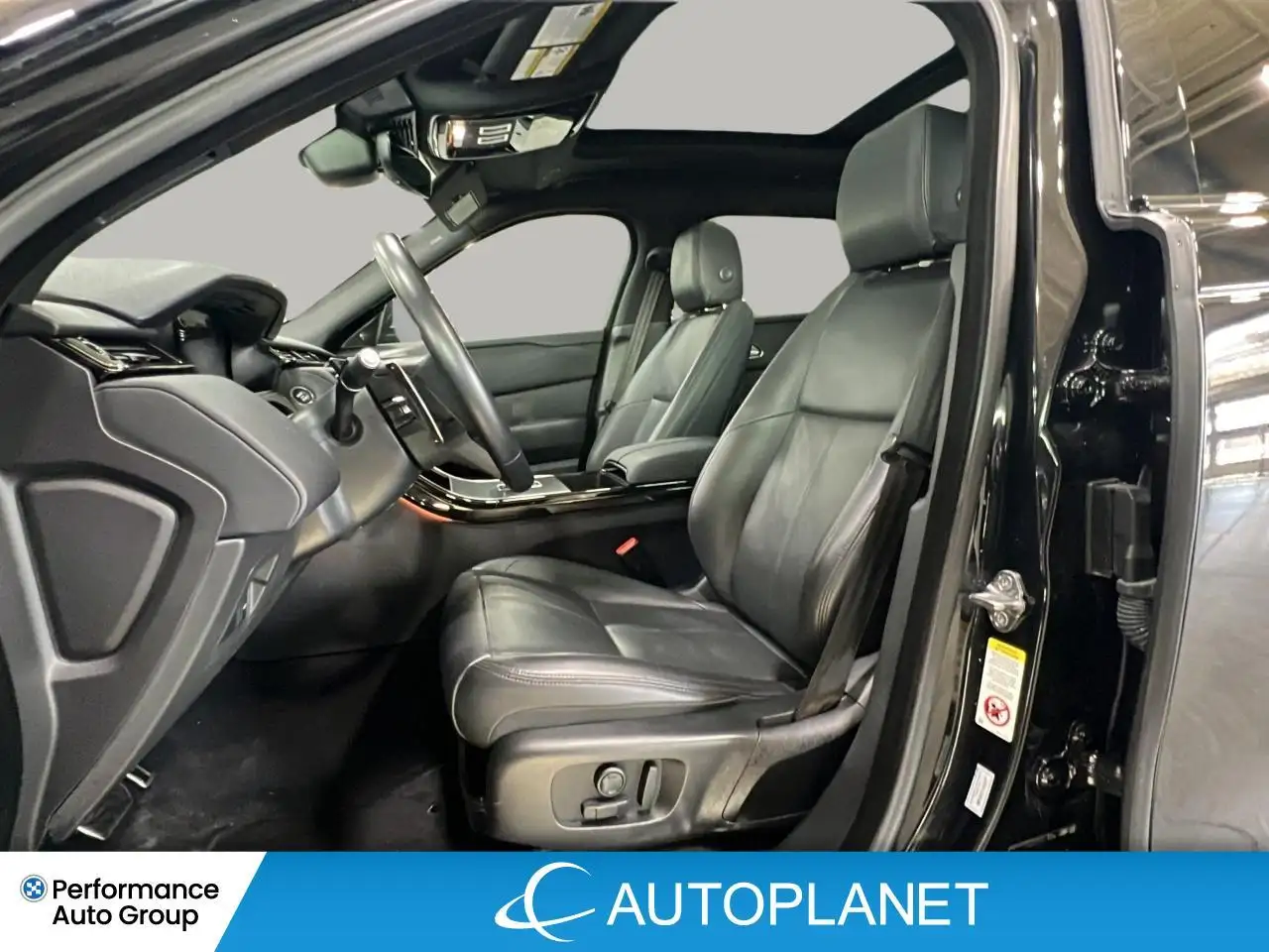 Land Rover Range Rover Velar photo Land Rover Range Rover Velar