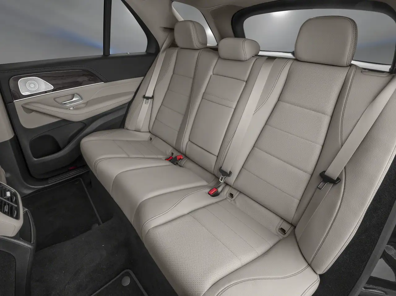 Mercedes-Benz GLE снимка Mercedes-Benz GLE