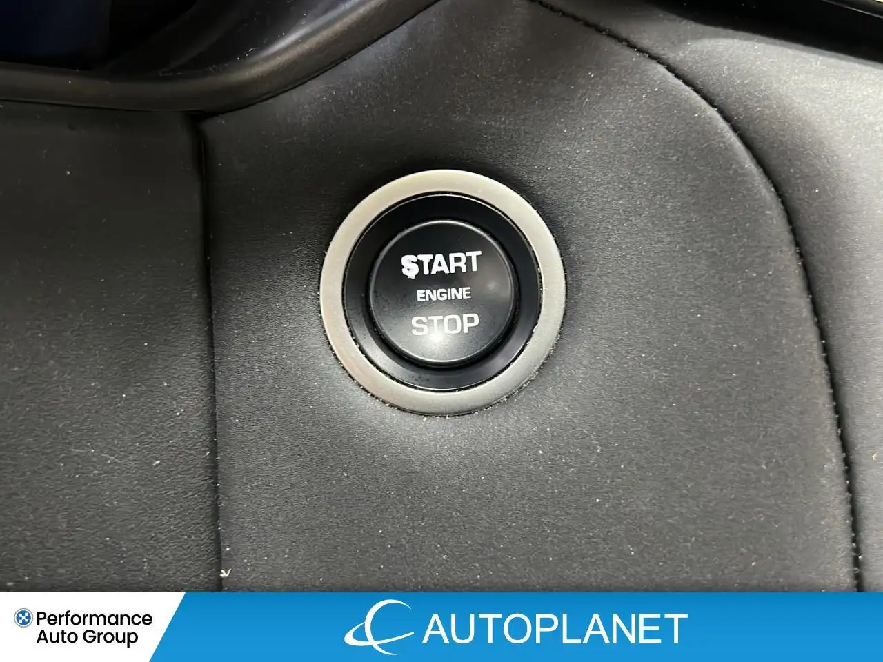 Land Rover Range Rover Velar photo Land Rover Range Rover Velar