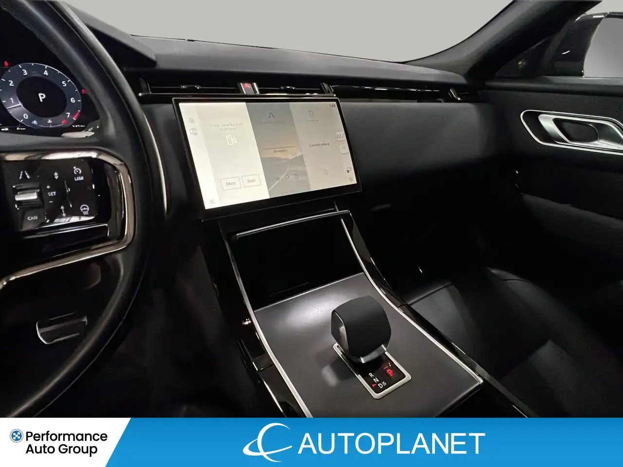 Land Rover Range Rover Velar photo Land Rover Range Rover Velar