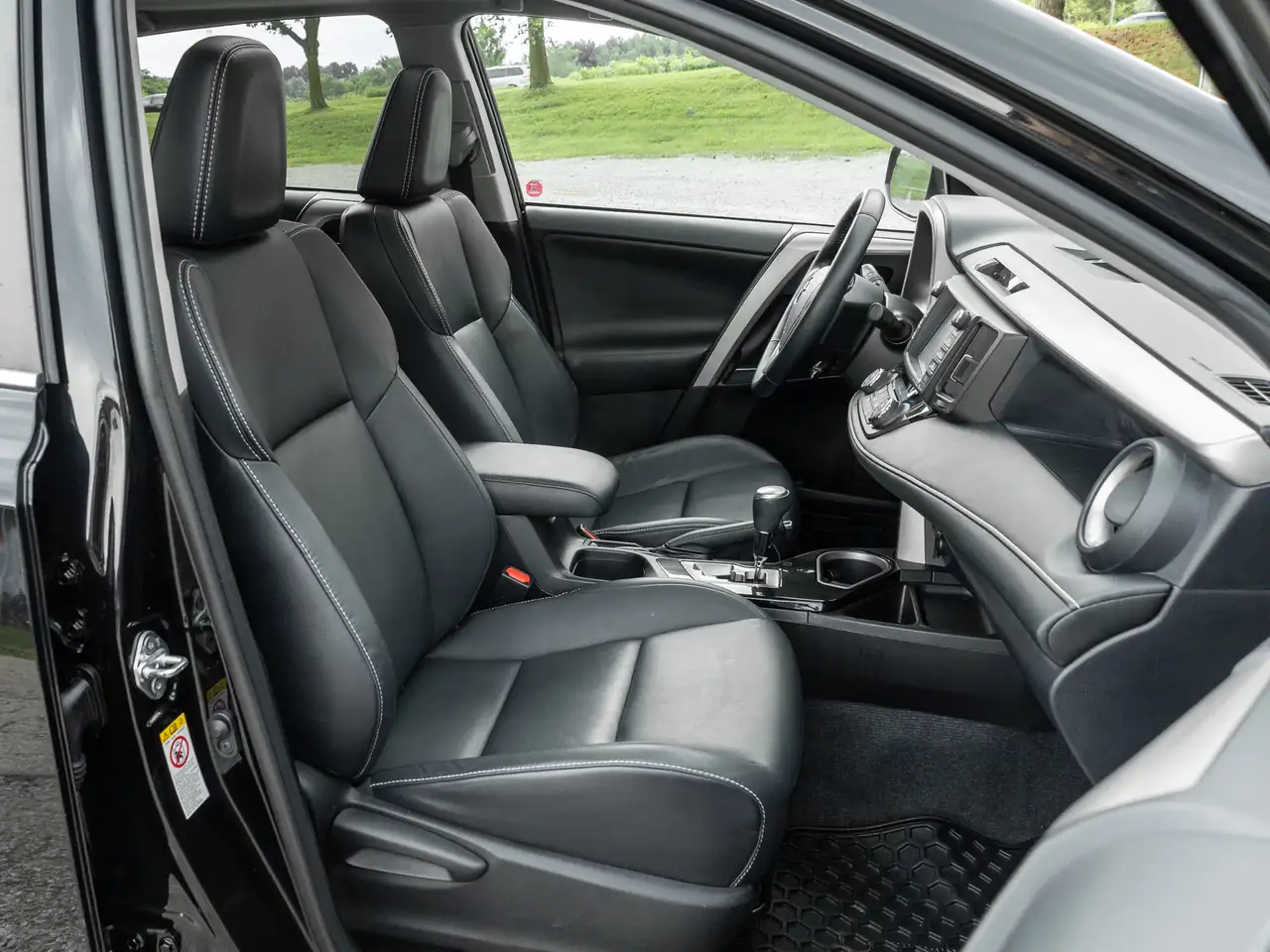Toyota RAV 4 photo Toyota RAV 4