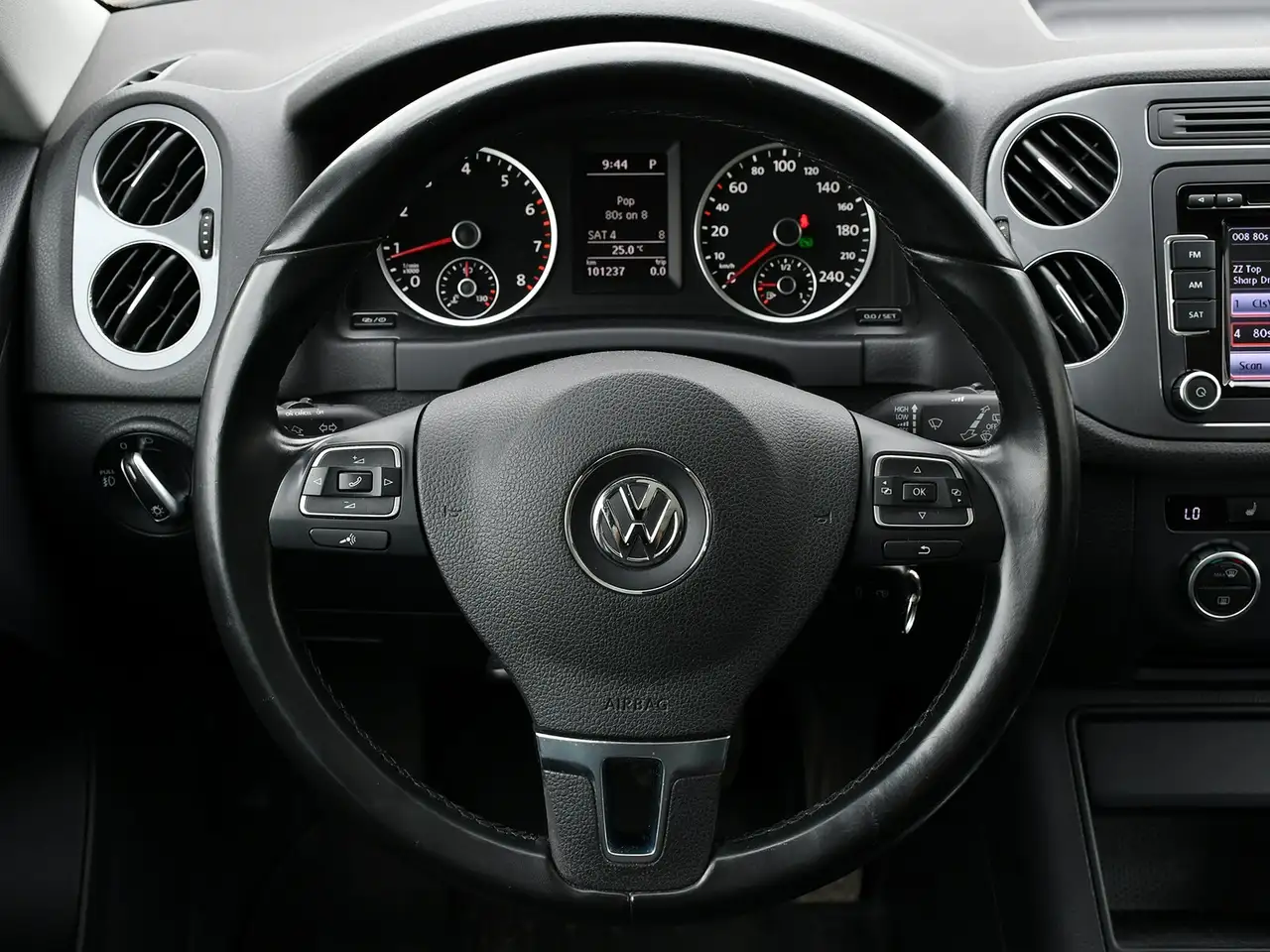 Volkswagen Tiguan снимка Volkswagen Tiguan
