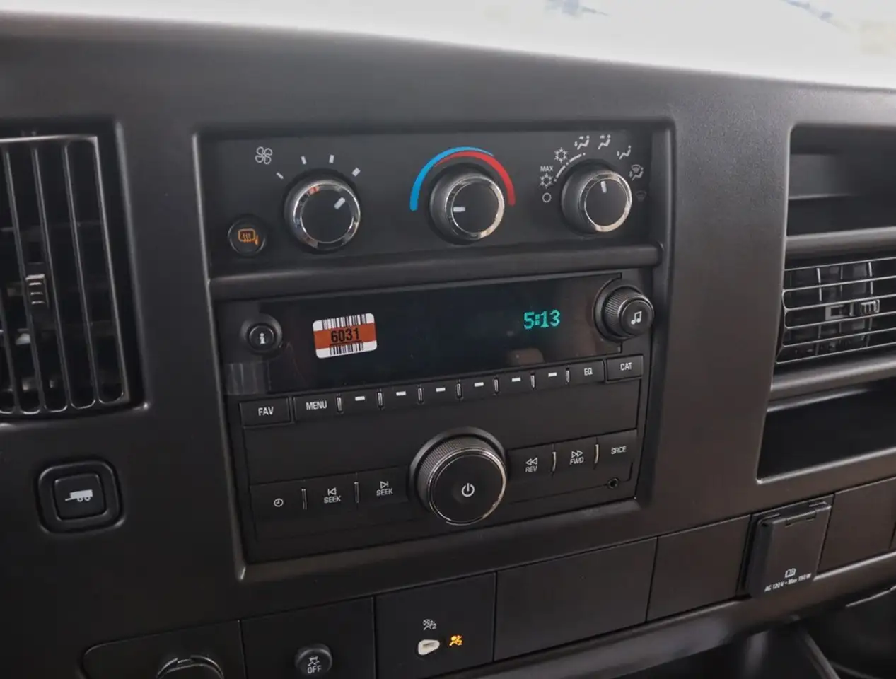 GMC Savana снимка GMC Savana
