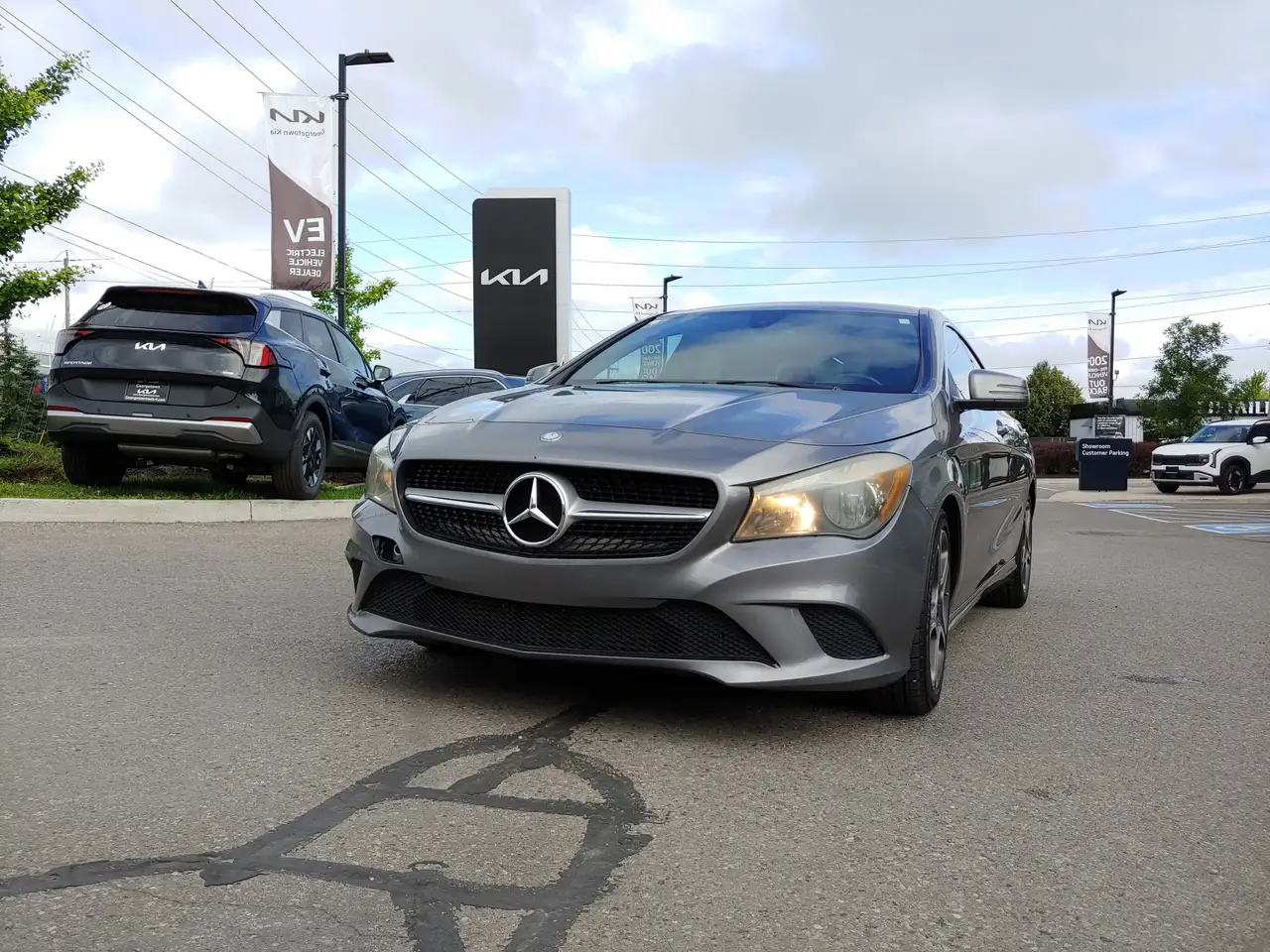 Mercedes-Benz CLA снимка Mercedes-Benz CLA