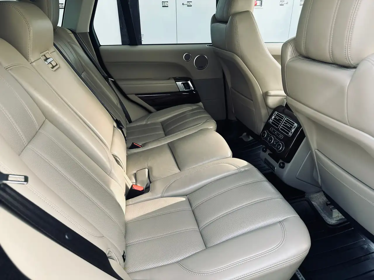 Land Rover Range Rover снимка Land Rover Range Rover