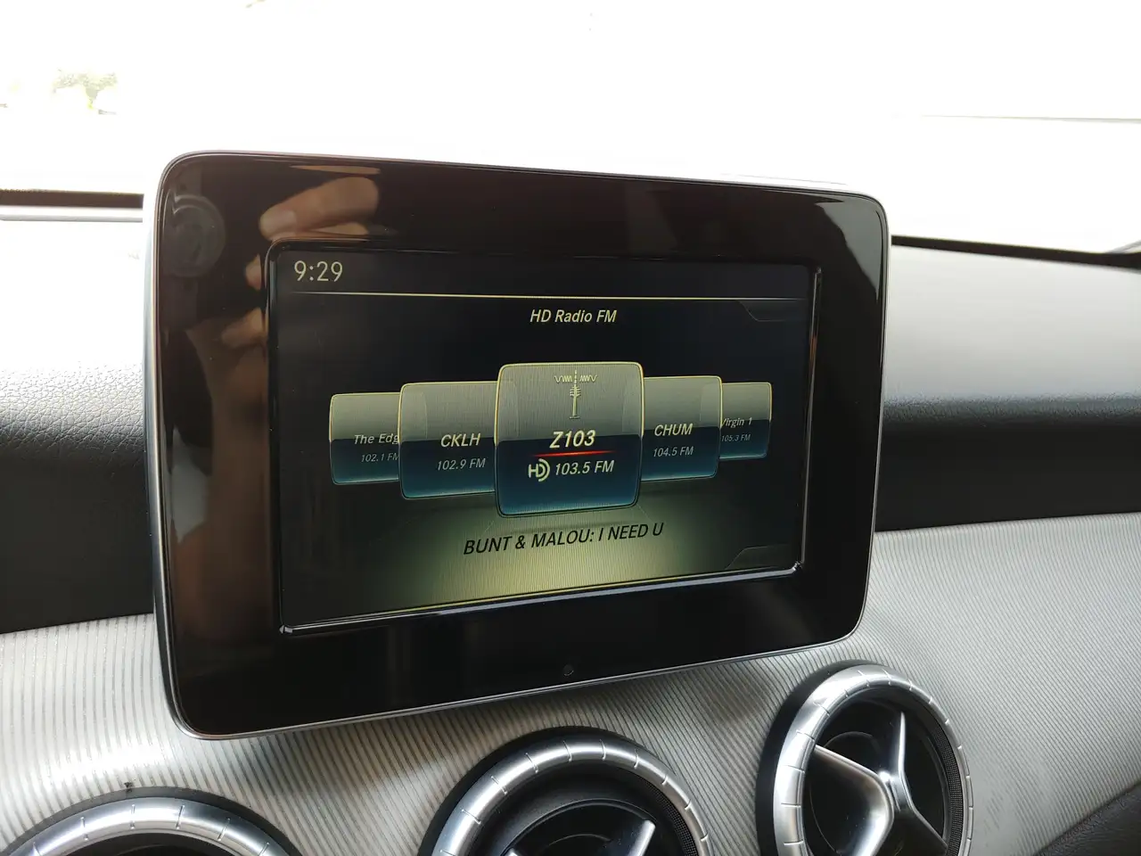 Mercedes-Benz CLA снимка Mercedes-Benz CLA