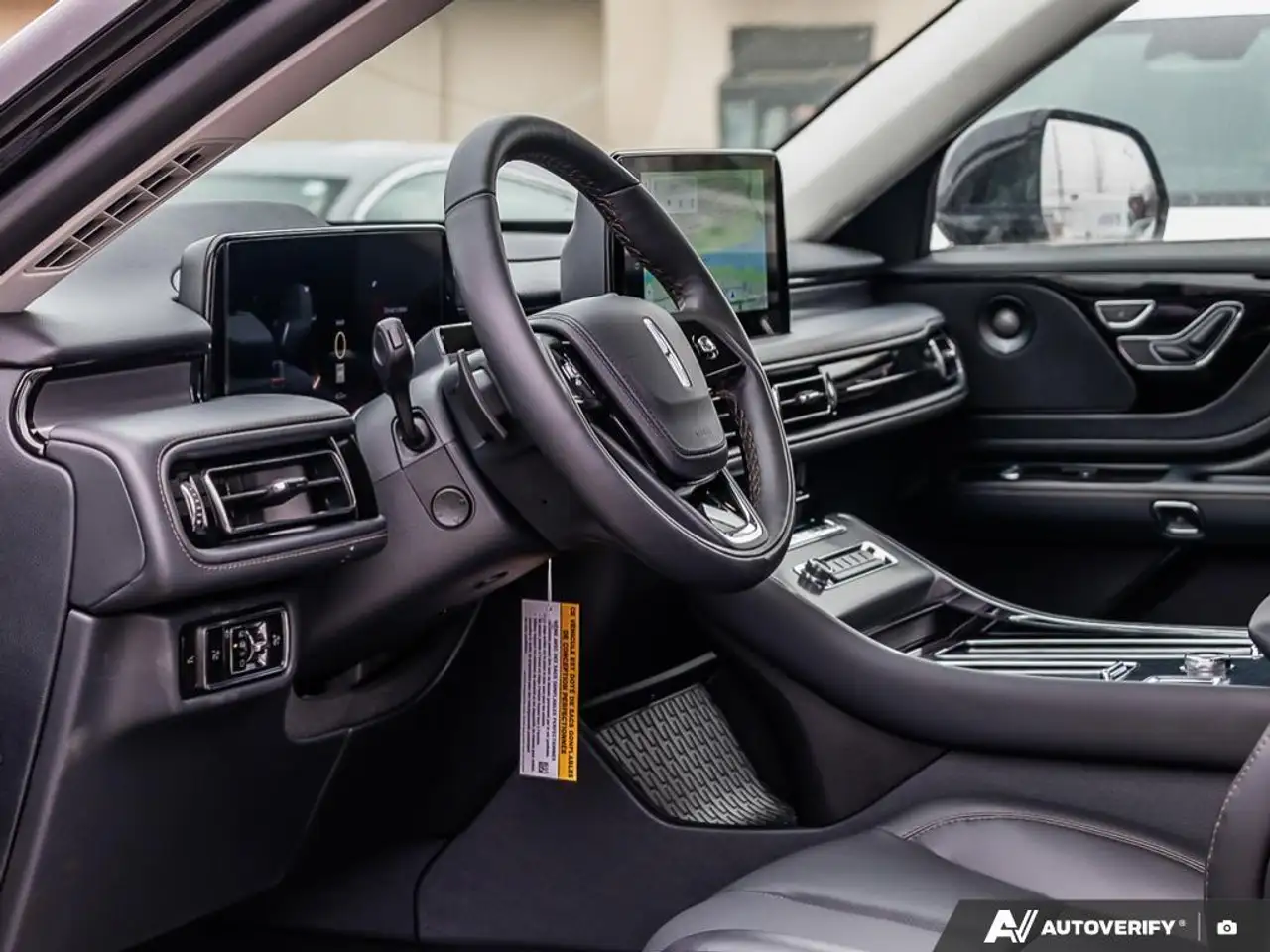 Lincoln Aviator снимка Lincoln Aviator