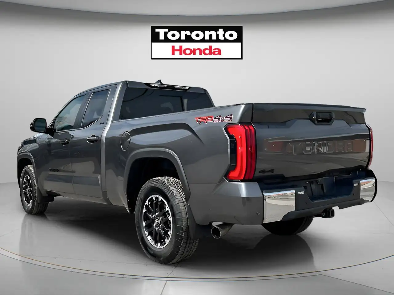 Toyota Tundra снимка Toyota Tundra