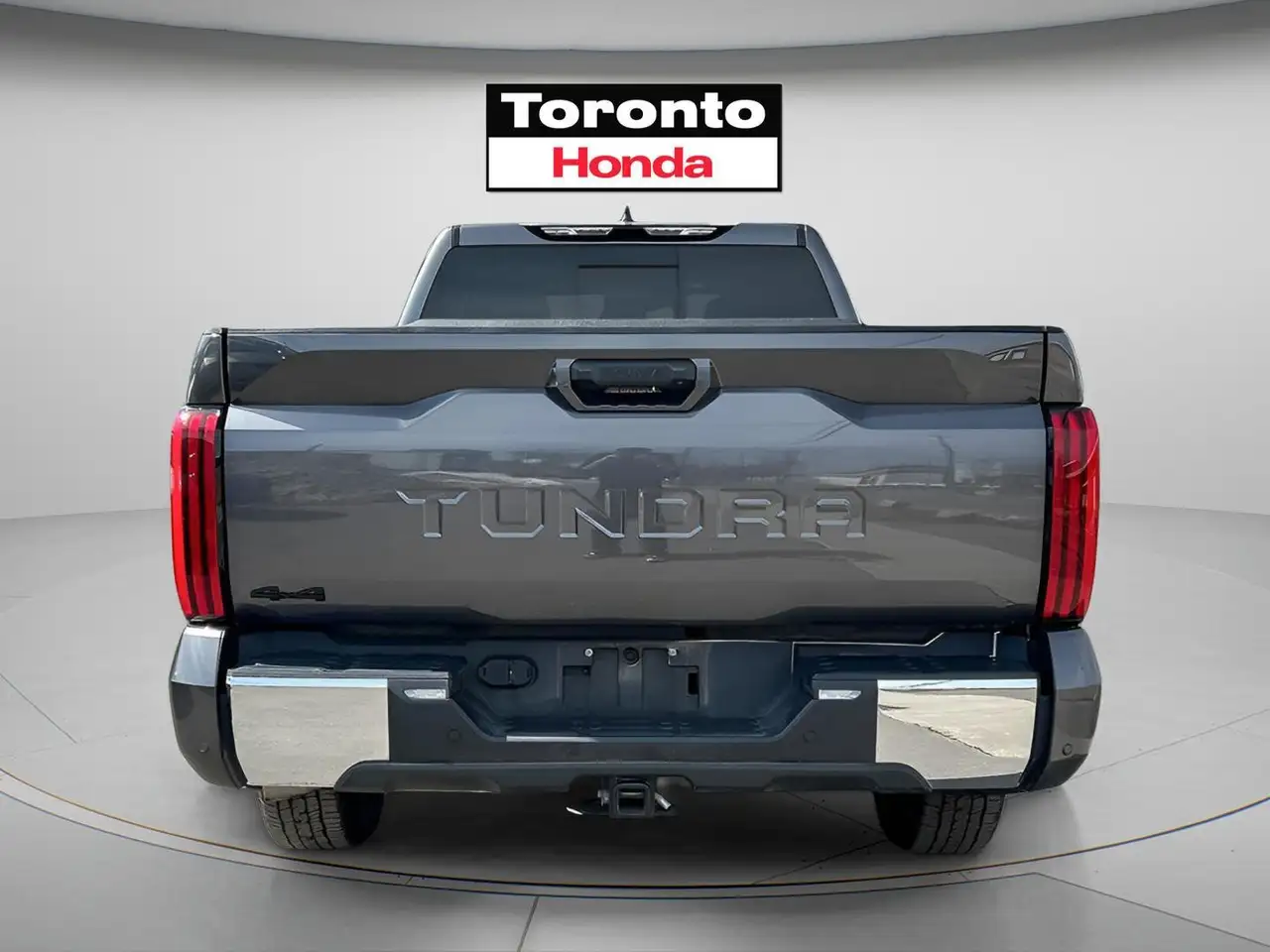 Toyota Tundra снимка Toyota Tundra