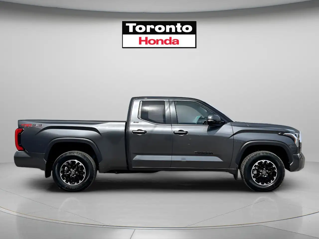 Toyota Tundra снимка Toyota Tundra