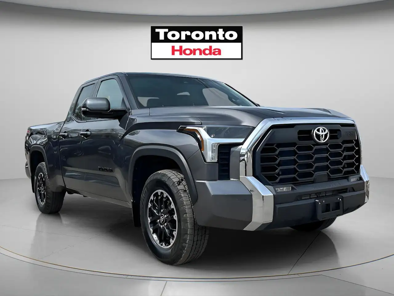 Toyota Tundra снимка Toyota Tundra